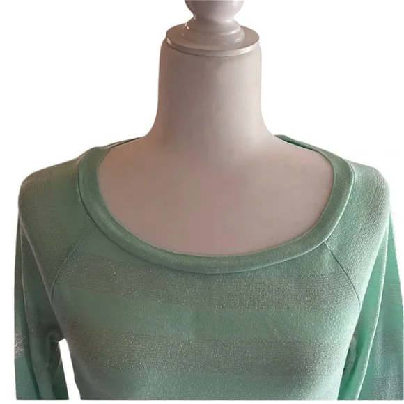 Mossimo Supply High/Low Metallic Striped Top Junior's Size M - Picture 6 of 11